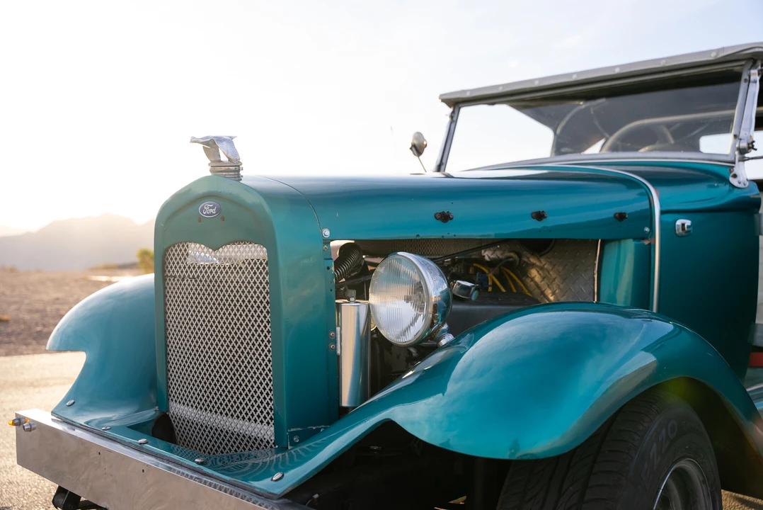 Ford Replica - Image 9 of 31