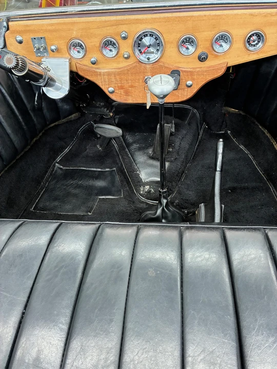 Ford Hot Rod - Image 27 of 31
