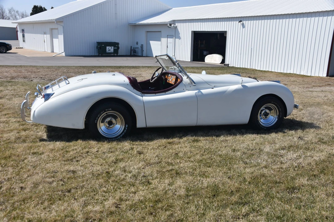 Jaguar Replica - Image 10 of 31