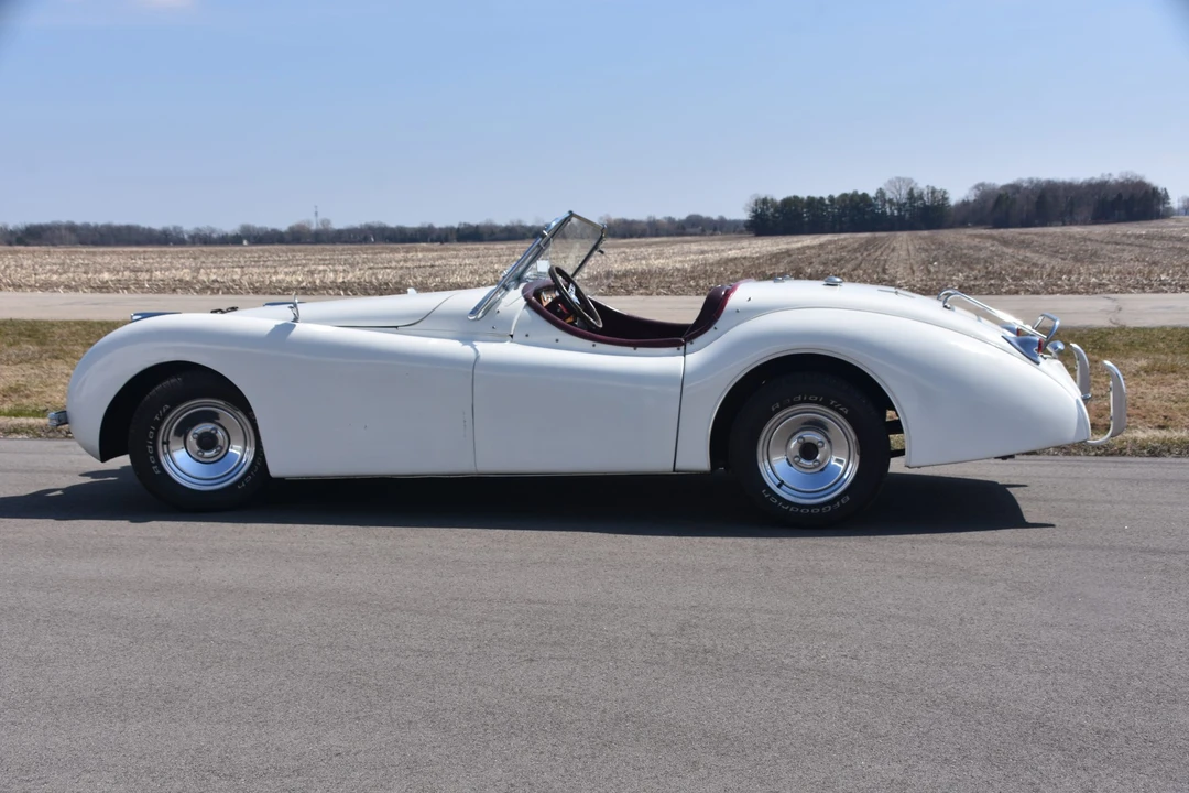 Jaguar Replica - Image 20 of 31