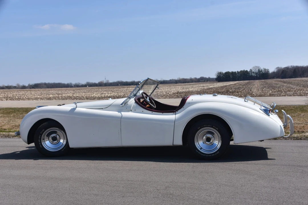 Jaguar Replica - Image 21 of 31