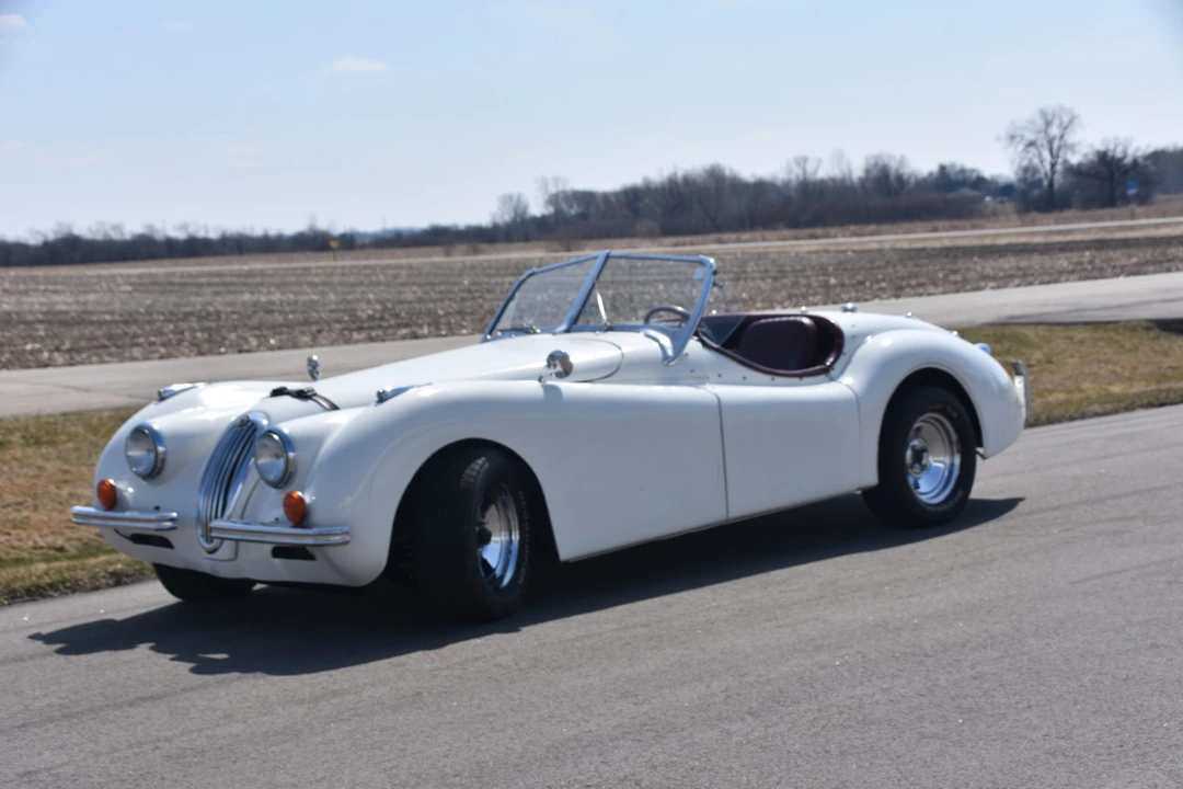 Jaguar Replica - Image 23 of 31
