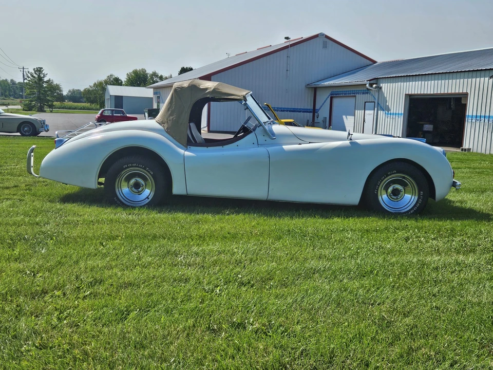 Jaguar Replica - Image 30 of 31