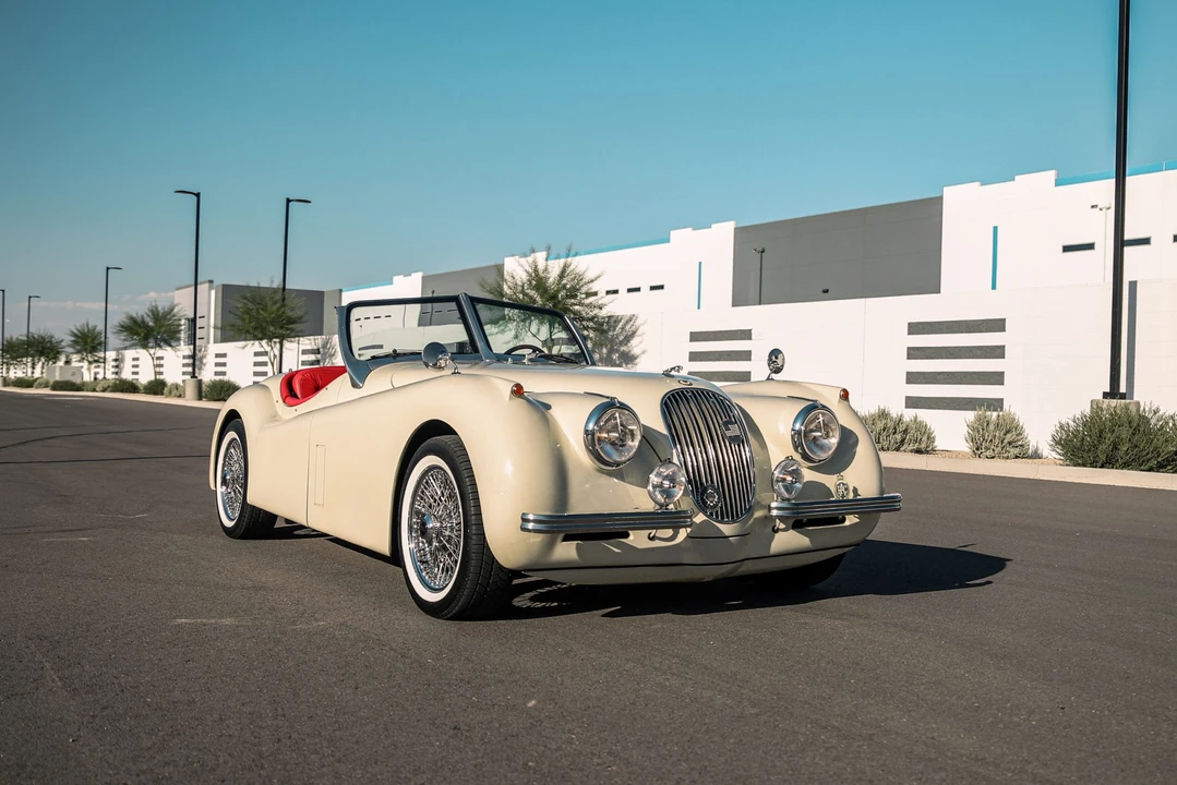 Jaguar Replica - Image 24 of 31
