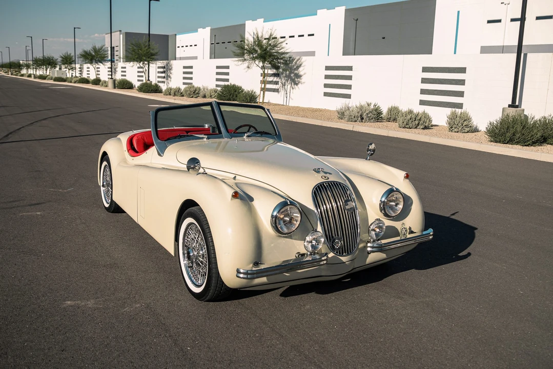 Jaguar Replica - Image 25 of 31