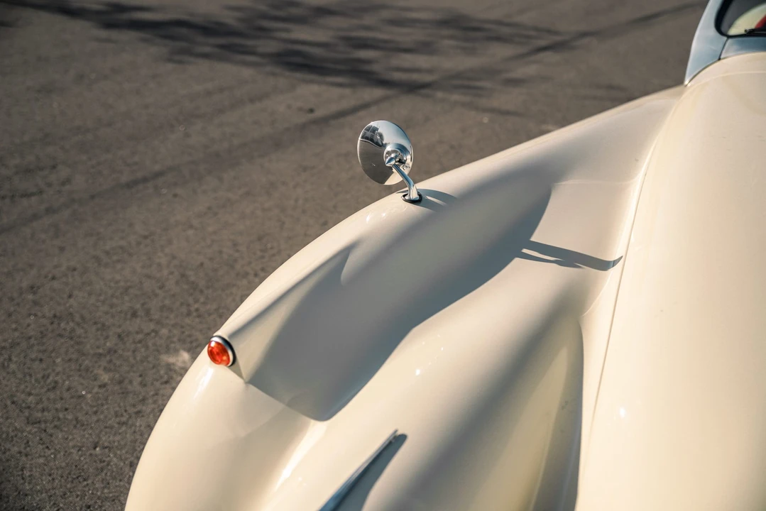 Jaguar Replica - Image 29 of 31