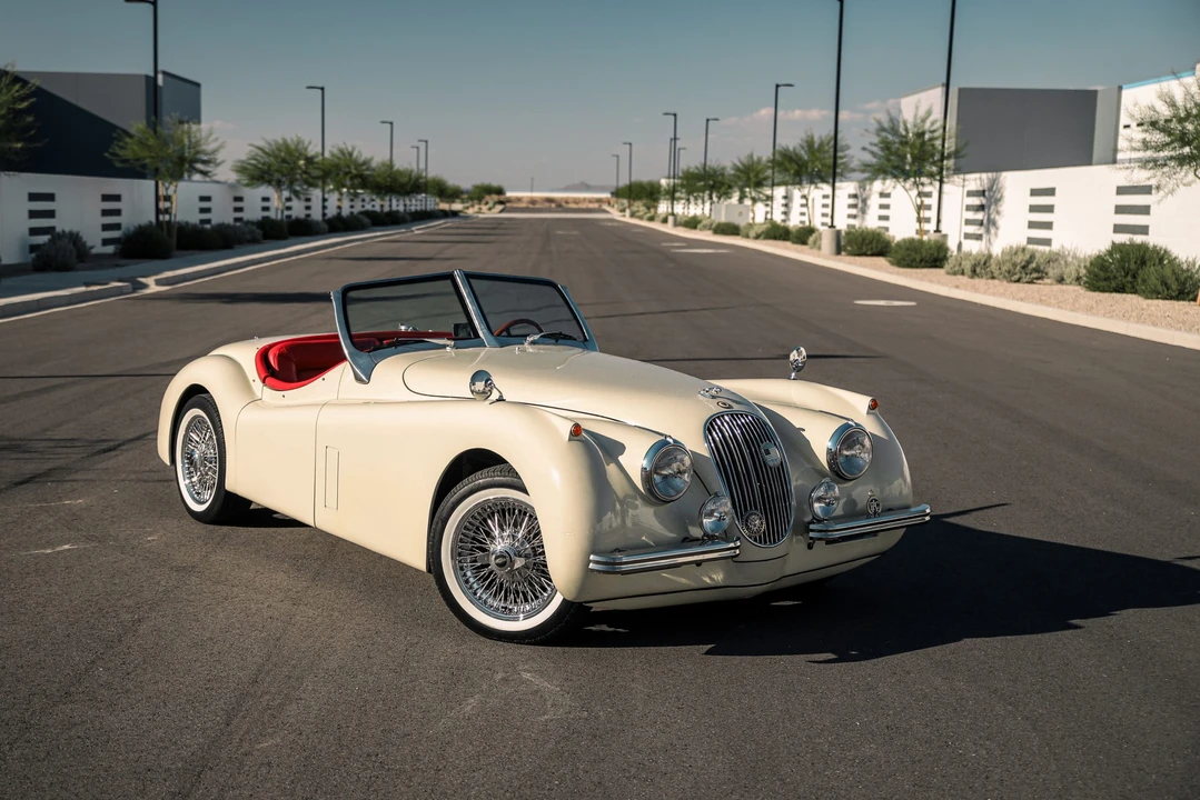 Jaguar Replica - Image 23 of 31