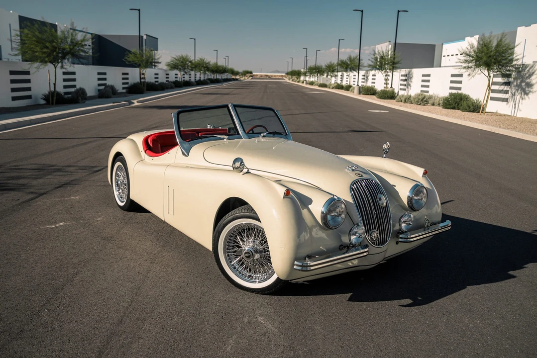 Jaguar Replica - Image 22 of 31