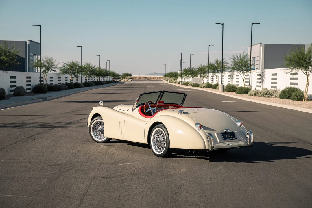 Jaguar Replica - Image 10 of 31