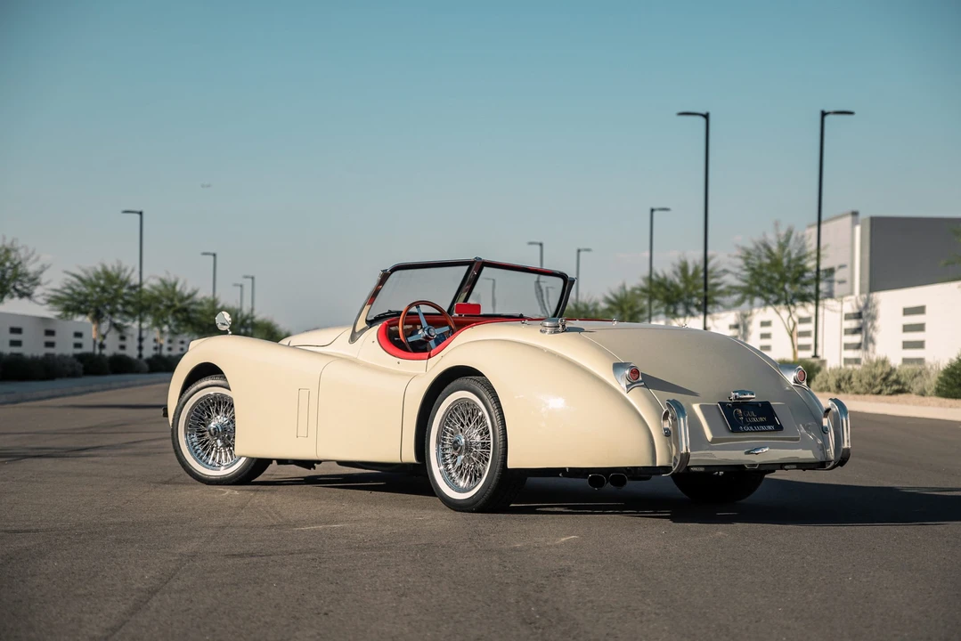 Jaguar Replica - Image 11 of 31