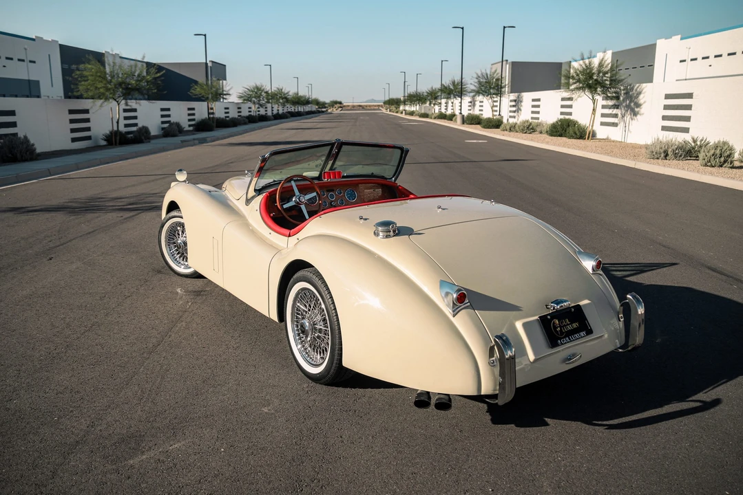 Jaguar Replica - Image 12 of 31