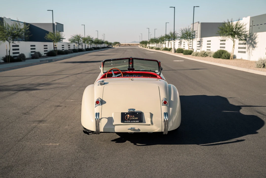 Jaguar Replica - Image 14 of 31
