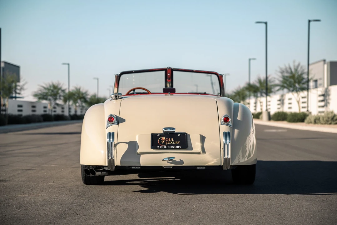 Jaguar Replica - Image 15 of 31
