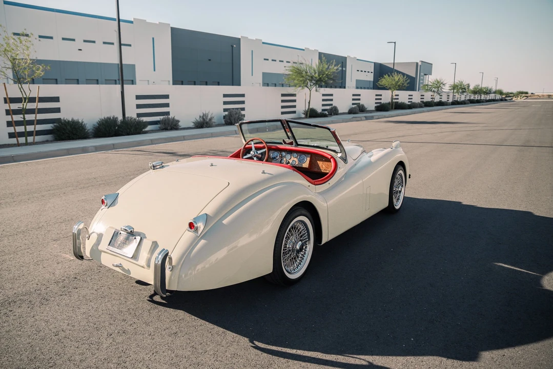 Jaguar Replica - Image 16 of 31
