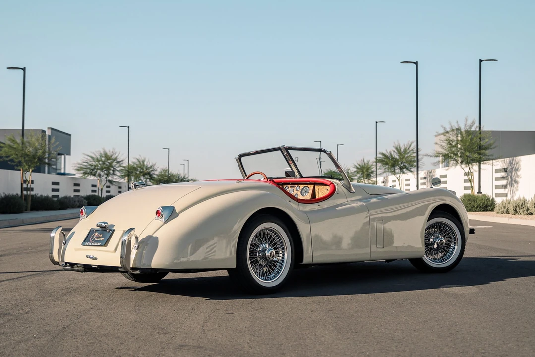 Jaguar Replica - Image 19 of 31
