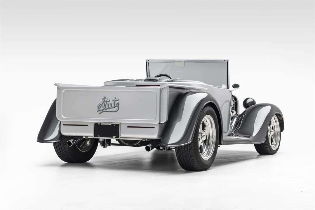 Stutz - Image 14 of 31
