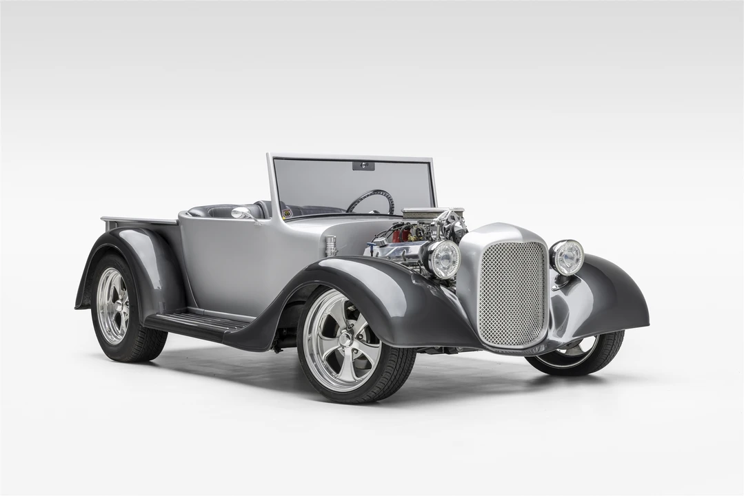 Stutz - Image 10 of 31