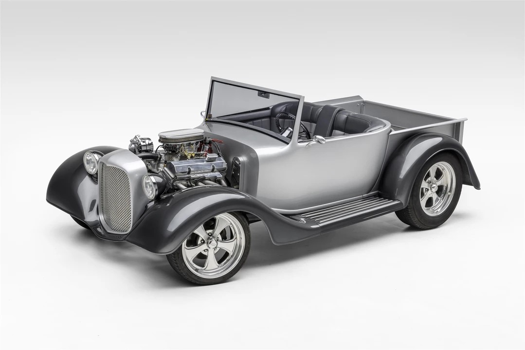 Stutz - Image 2 of 31