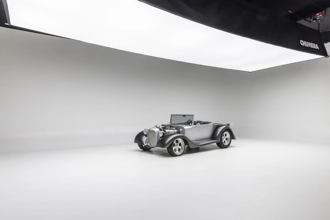 Stutz - Image 23 of 31