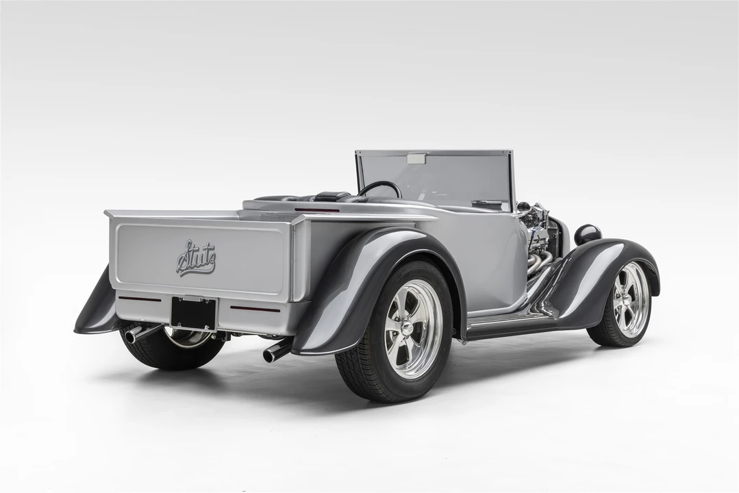 Stutz - Image 15 of 31