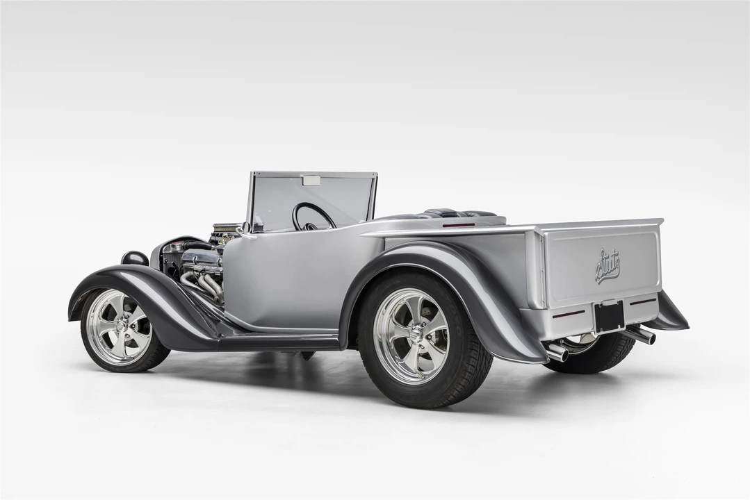 Stutz - Image 21 of 31