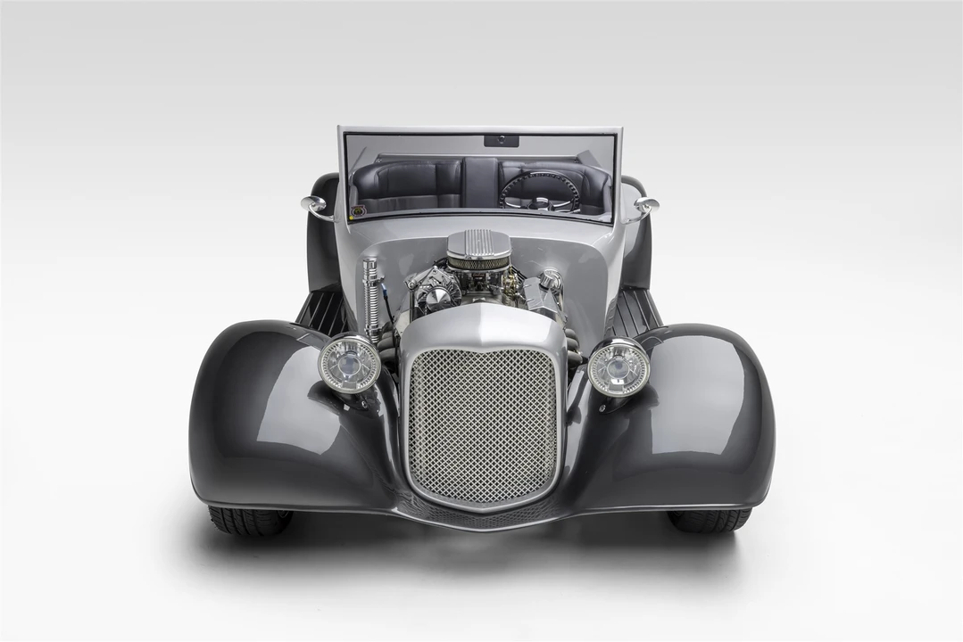 Stutz - Image 8 of 31
