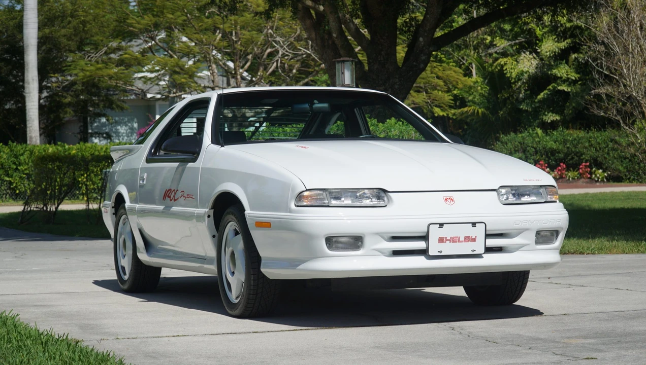 1992 Dodge Daytona - Image 10 of 31
