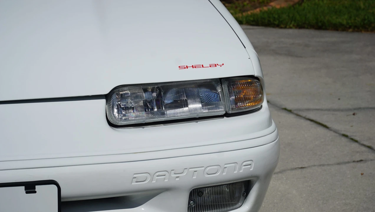 1992 Dodge Daytona - Image 28 of 31