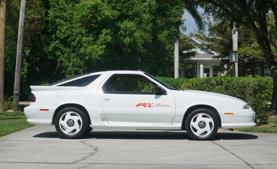 1992 Dodge Daytona - Image 14 of 31