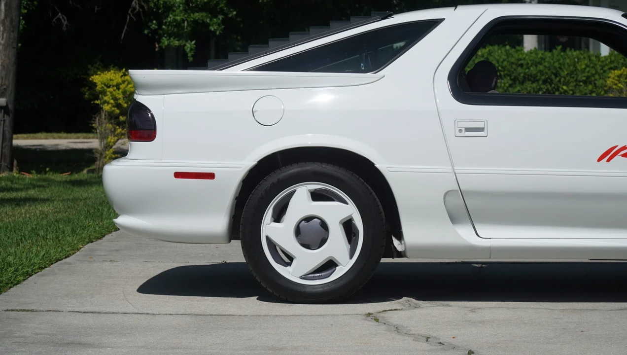 1992 Dodge Daytona - Image 27 of 31