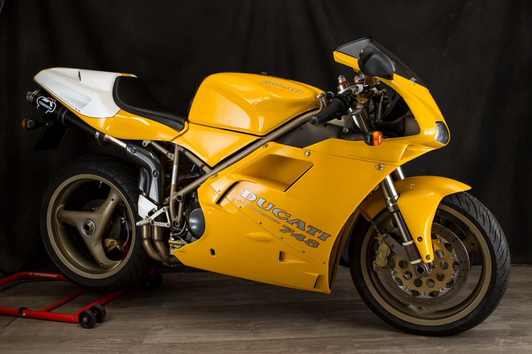 1997 Ducati 748 - Image 2 of 6