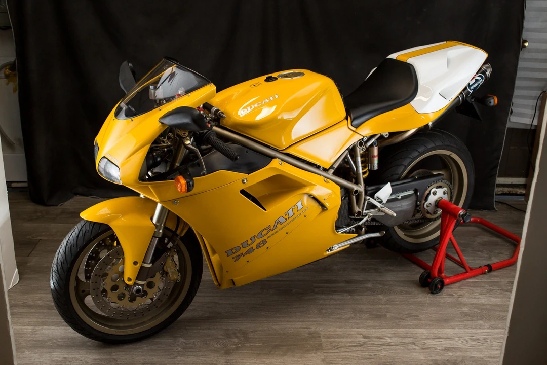 1997 Ducati 748 - Image 3 of 6