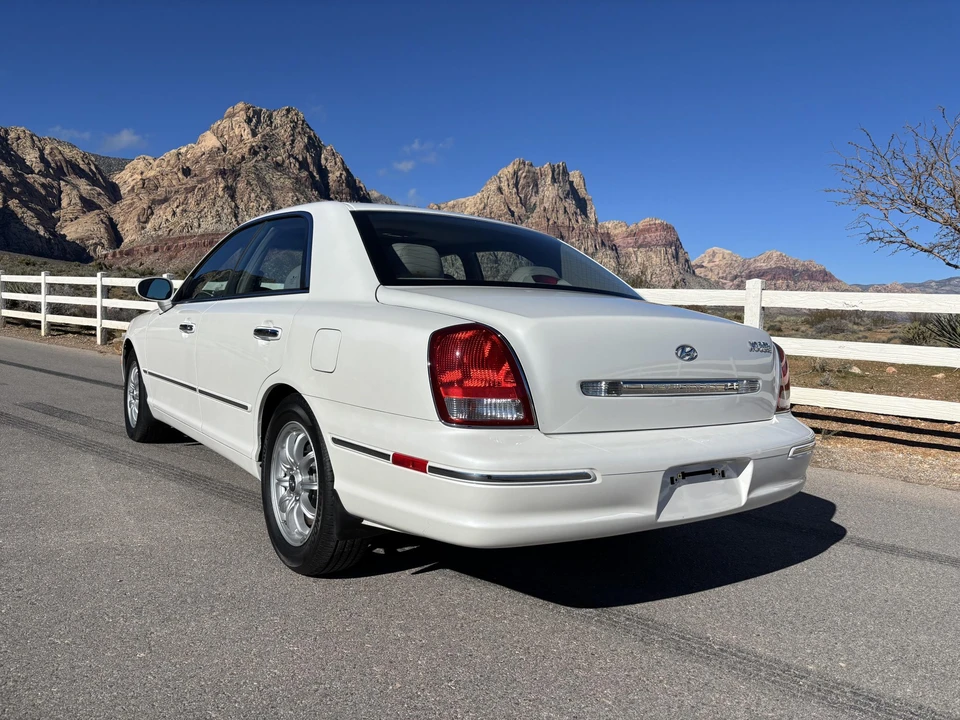 2003 Hyundai - Image 8 of 31