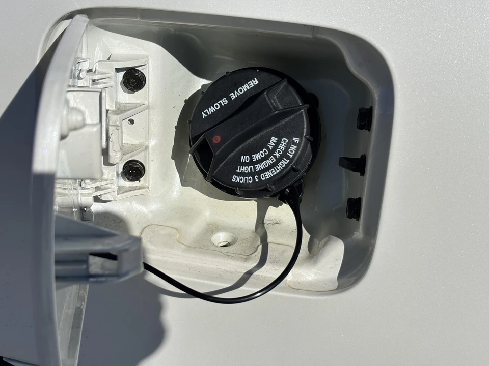 2003 Hyundai - Image 29 of 31