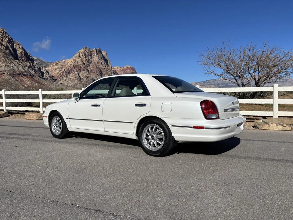 2003 Hyundai - Image 7 of 31