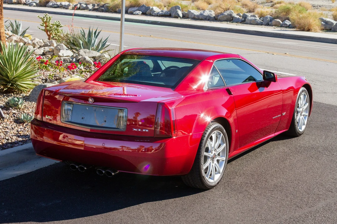 2006 Cadillac XLR-V - Image 13 of 31