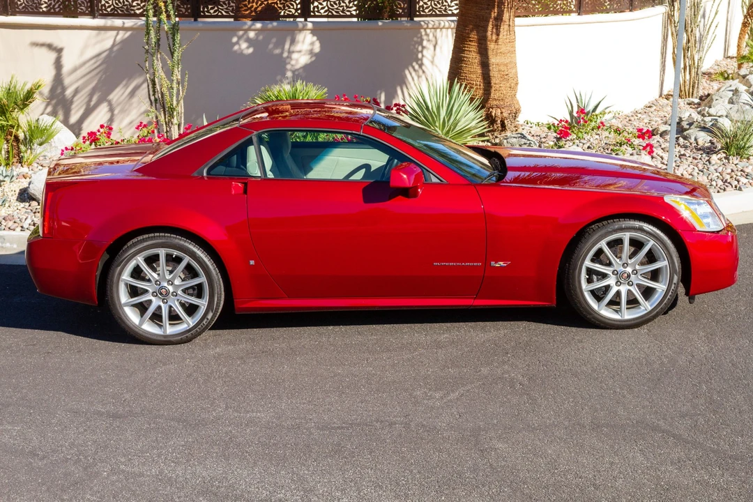 2006 Cadillac XLR-V - Image 15 of 31
