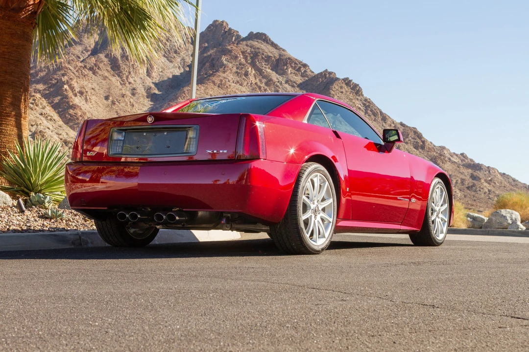 2006 Cadillac XLR-V - Image 14 of 31