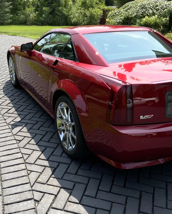 2009 Cadillac XLR-V - Image 24 of 31