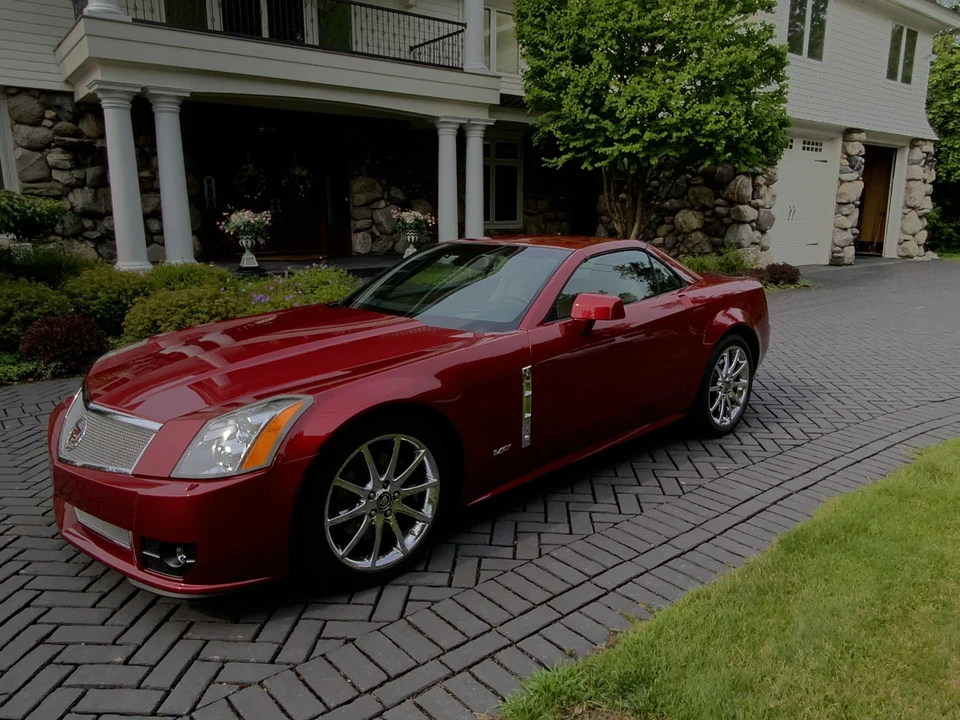 2009 Cadillac XLR-V - Image 13 of 31