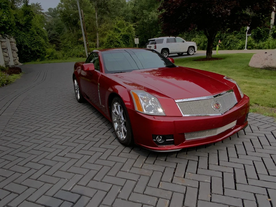 2009 Cadillac XLR-V - Image 15 of 31