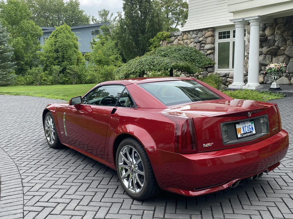2009 Cadillac XLR-V - Image 10 of 31