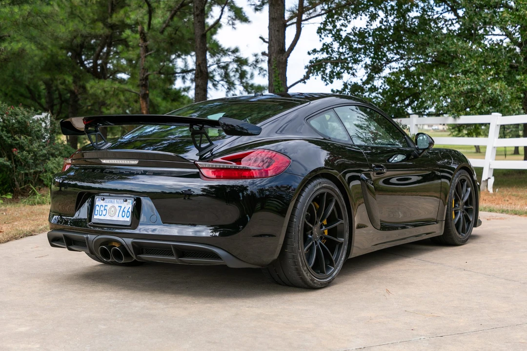 2016 Porsche 981 Cayman GT4 - Image 8 of 31