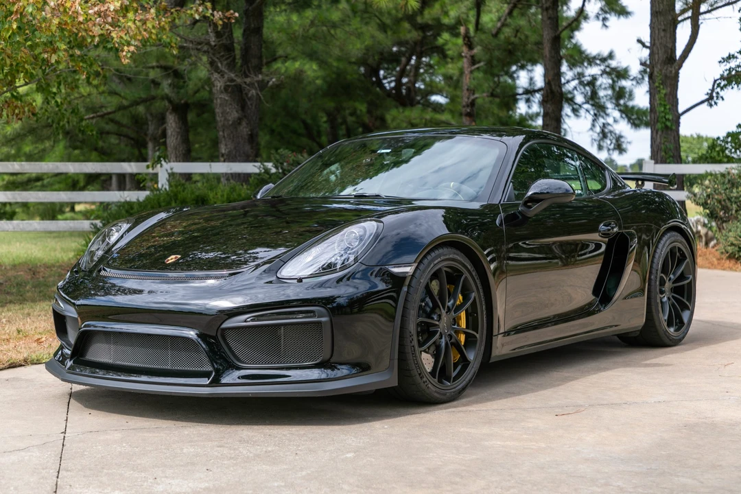 2016 Porsche 981 Cayman GT4 - Image 2 of 31