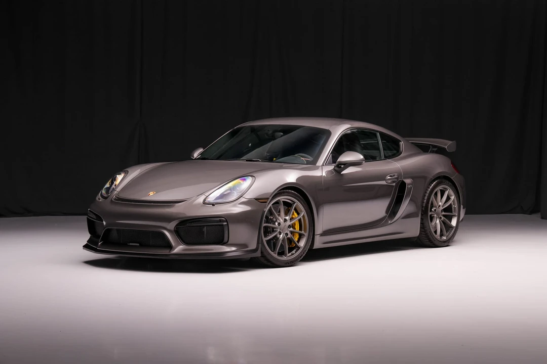 2016 Porsche 981 Cayman GT4 - Image 2 of 31