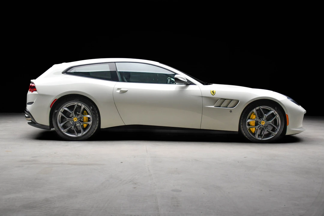 2018 Ferrari GTC4Lusso T - Image 10 of 31