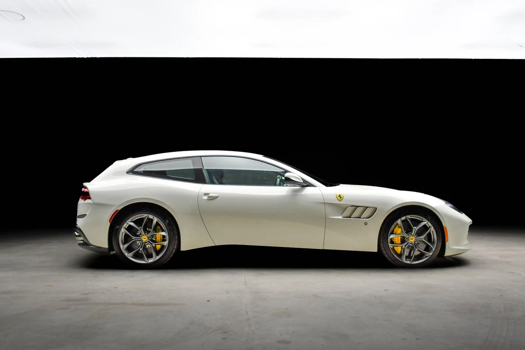 2018 Ferrari GTC4Lusso T - Image 9 of 31