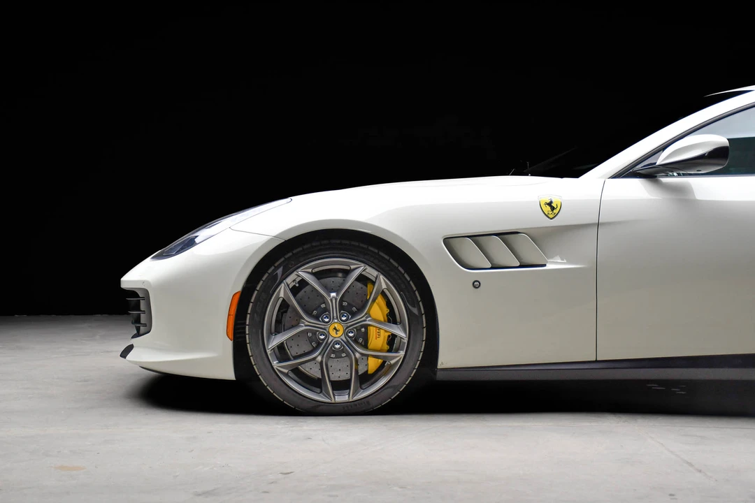 2018 Ferrari GTC4Lusso T - Image 17 of 31
