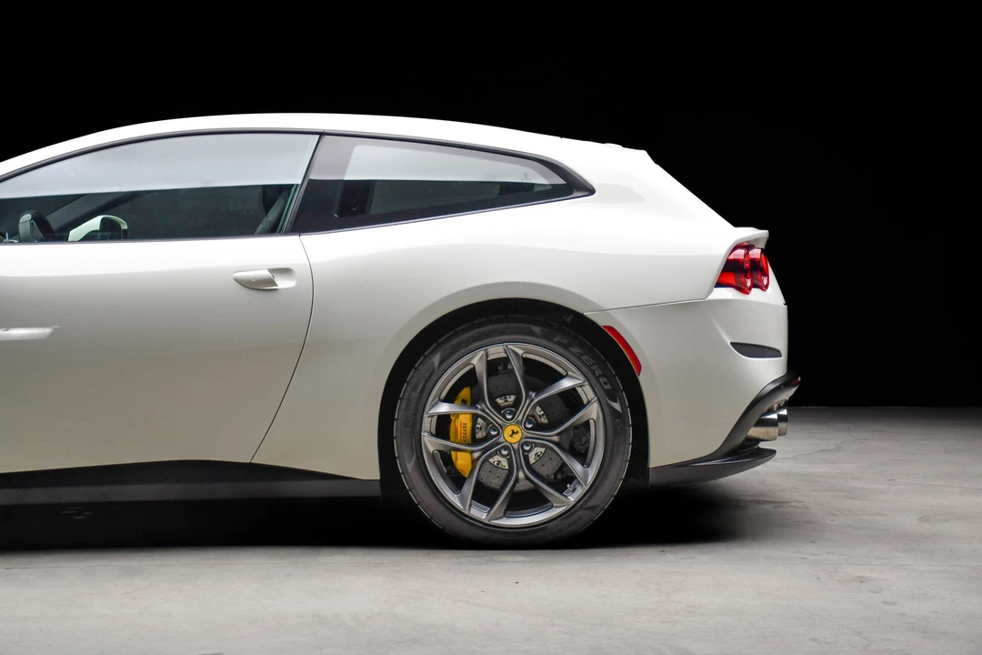 2018 Ferrari GTC4Lusso T - Image 18 of 31
