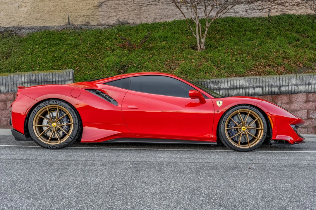 2019 Ferrari 488 Pista - Image 7 of 31